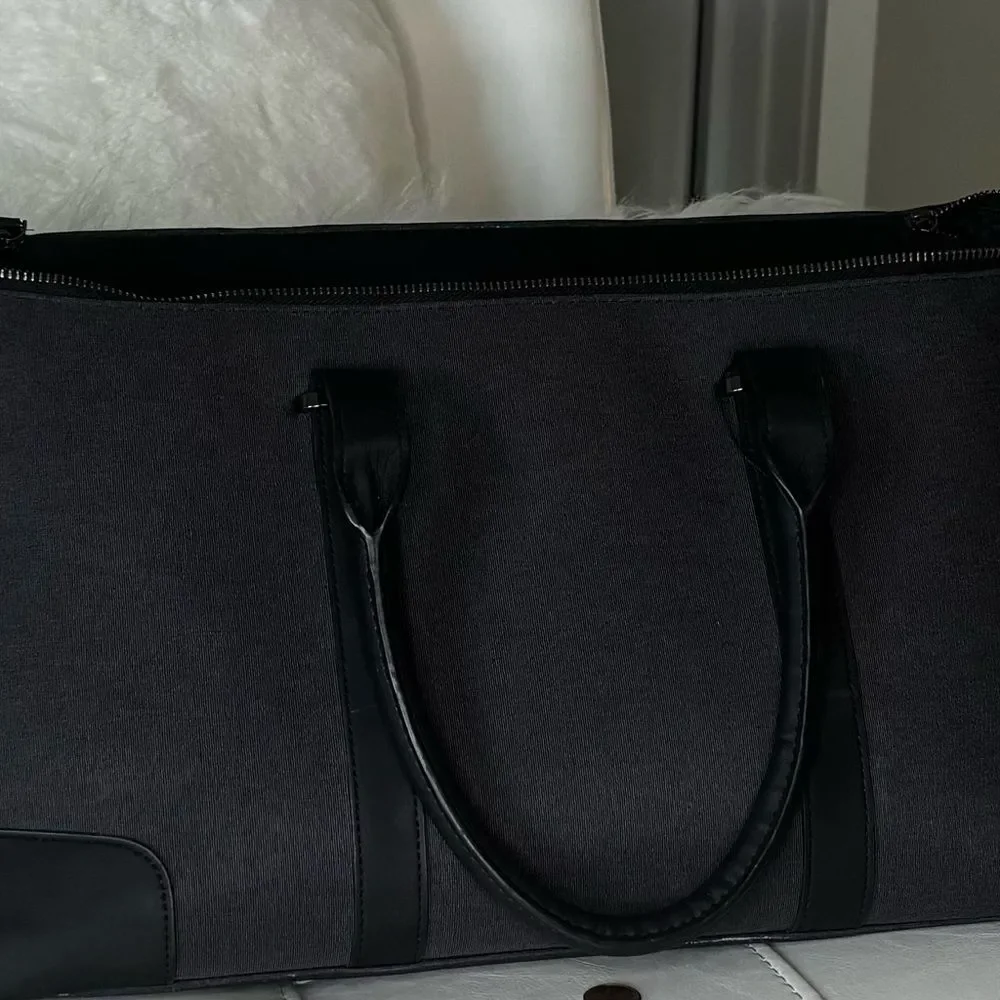 Maverick & Co. – Graphite Aviator Hassle-Free Weekender (Pre-Loved)